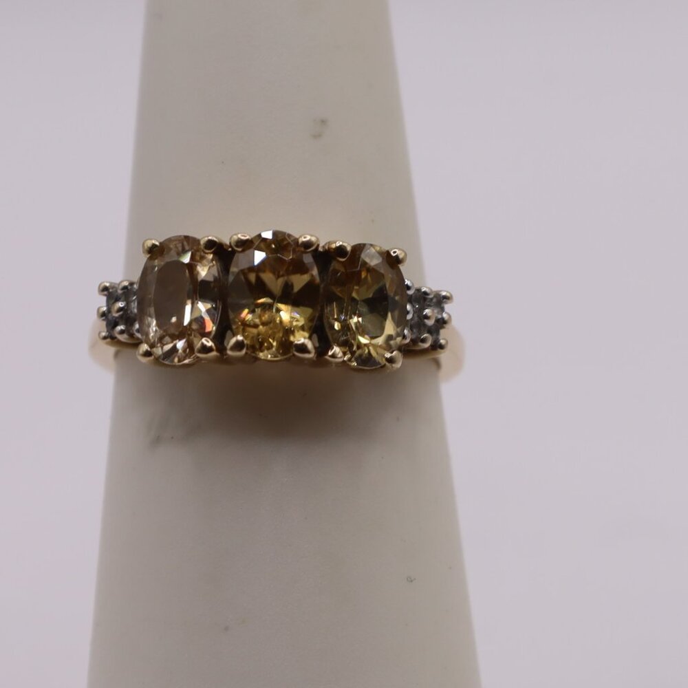 10KT GOLD YELLOW ZIRCON RING - Picture 2 of 11